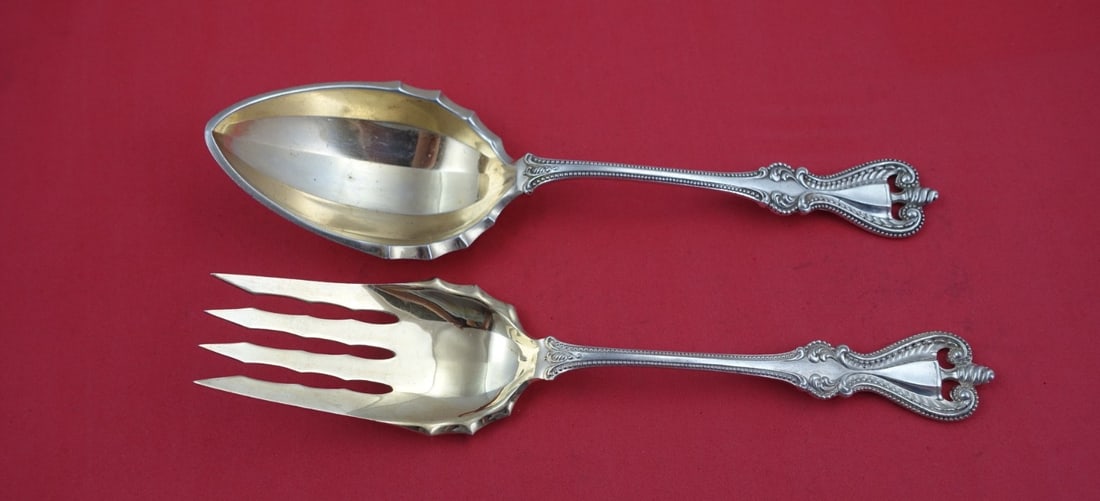 Towle Old Colonial Sterling Silver Salad Serving Set 9 1/4 inches: Towle Old Colonial Sterling Silver Salad Serving Set 9 1/4 inches Discover the elegance of the Old Colonial Salad Serving Set by Towle, crafted from high-quality sterling silver. This exquisite servin