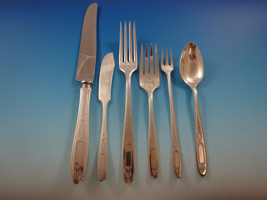 Grosvenor Silverplate Flatware Set by Community 80 Pcs for 12: Grosvenor Silverplate Flatware Set by Community 80 Pcs for 12 Elevate your dining experience with the Grosvenor flatware set by Community Plate, featuring 80 pieces designed for service to 12. Crafted