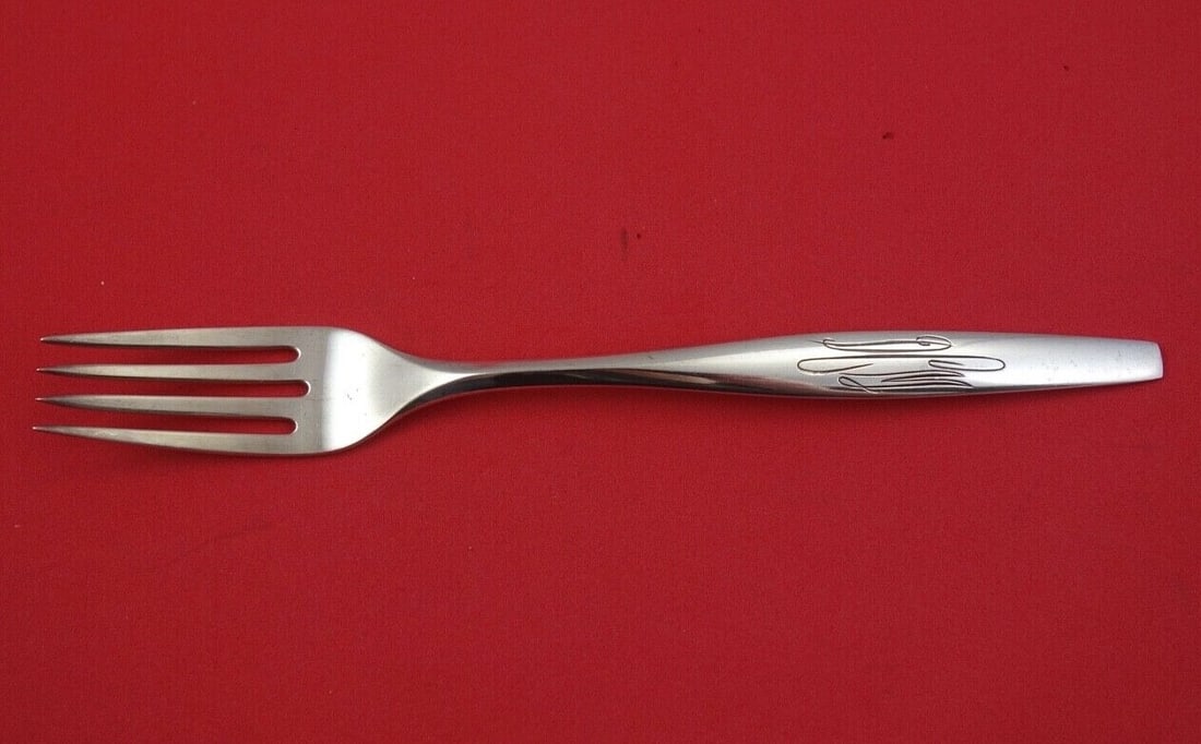 Kirk Signet Pattern Sterling Silver Fork 7.5 Inch Monogrammed: Kirk Signet Pattern Sterling Silver Fork 7.5 Inch Monogrammed This exquisite fork is a stunning example of Kirk's craftsmanship, crafted from high-quality sterling silver. The fork, measuring 7 1/2 in