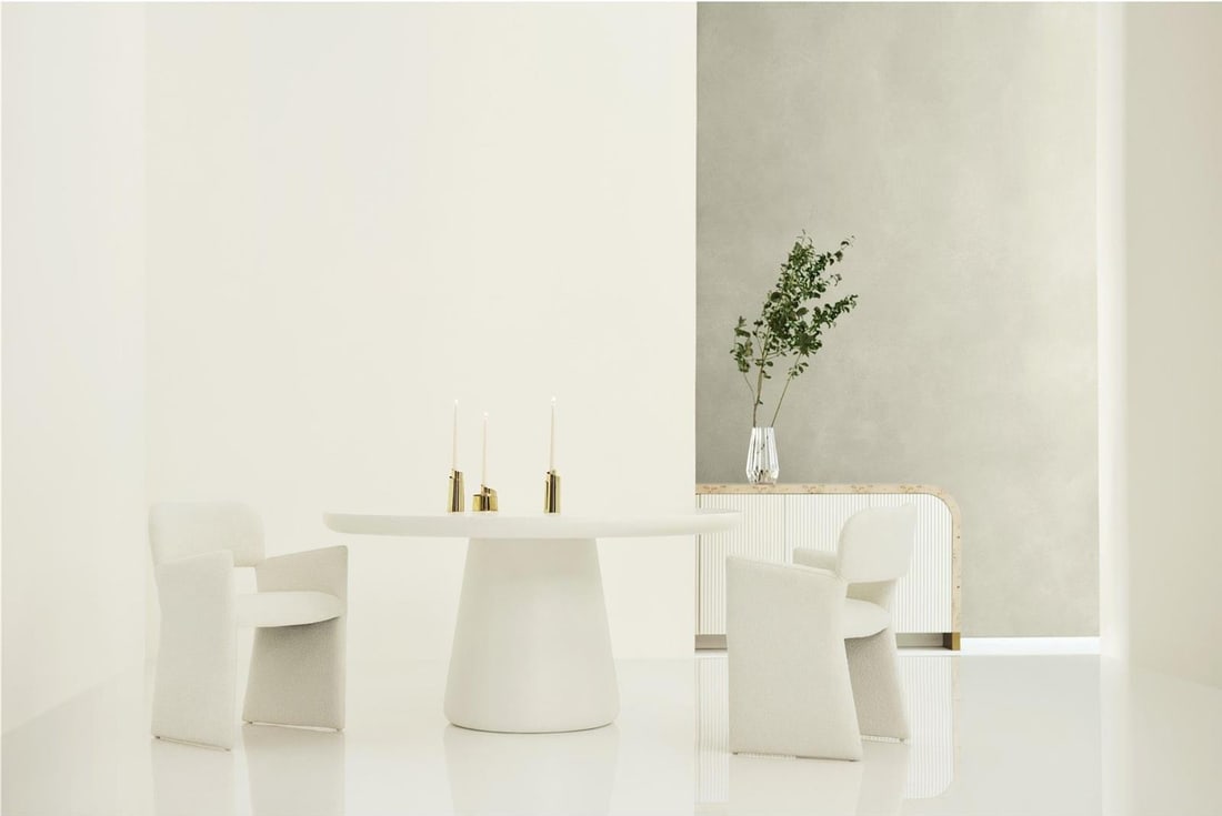 Universal Canberra Ivory Sheepskin Armchair Luxury Design: Universal Canberra Ivory Sheepskin Armchair Luxury Design Experience comfort and elegance with this luxurious Sheepskin Armchair in a soft Canberra Ivory finish. Perfectly designed for both style and