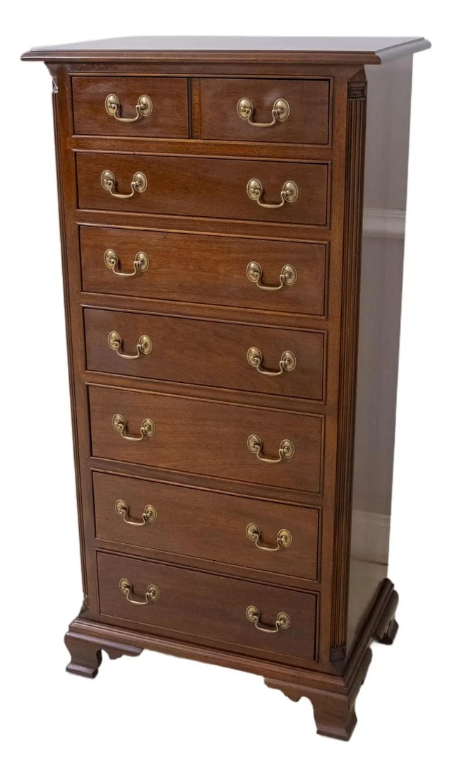 Stickley Mahogany 7 Drawer Lingerie Chest Chippendale Style Brass Hardware: Stickley Mahogany 7 Drawer Lingerie Chest Chippendale Style Brass Hardware This exquisite Stickley Mahogany 7 Drawer Lingerie Chest showcases a timeless design with Chippendale styling, perfect for en