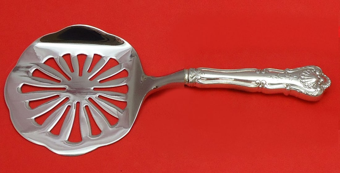 Durgin New Queens Sterling Silver Tomato Server Custom Made: Durgin New Queens Sterling Silver Tomato Server Custom Made Introducing the exquisite Durgin Sterling Silver Tomato Server, custom made in the elegant New Queens pattern. Crafted with a sterling silve