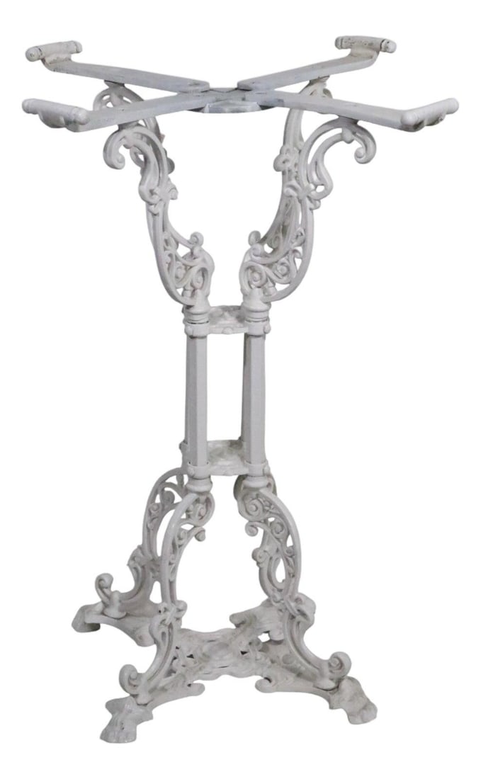 Victorian Style Cast Iron Table Base for Indoor Outdoor Use: Victorian Style Cast Iron Table Base for Indoor Outdoor Use This stunning Victorian-style table base is crafted from durable cast iron, showcasing intricate ornate details that reflect its vintage cha