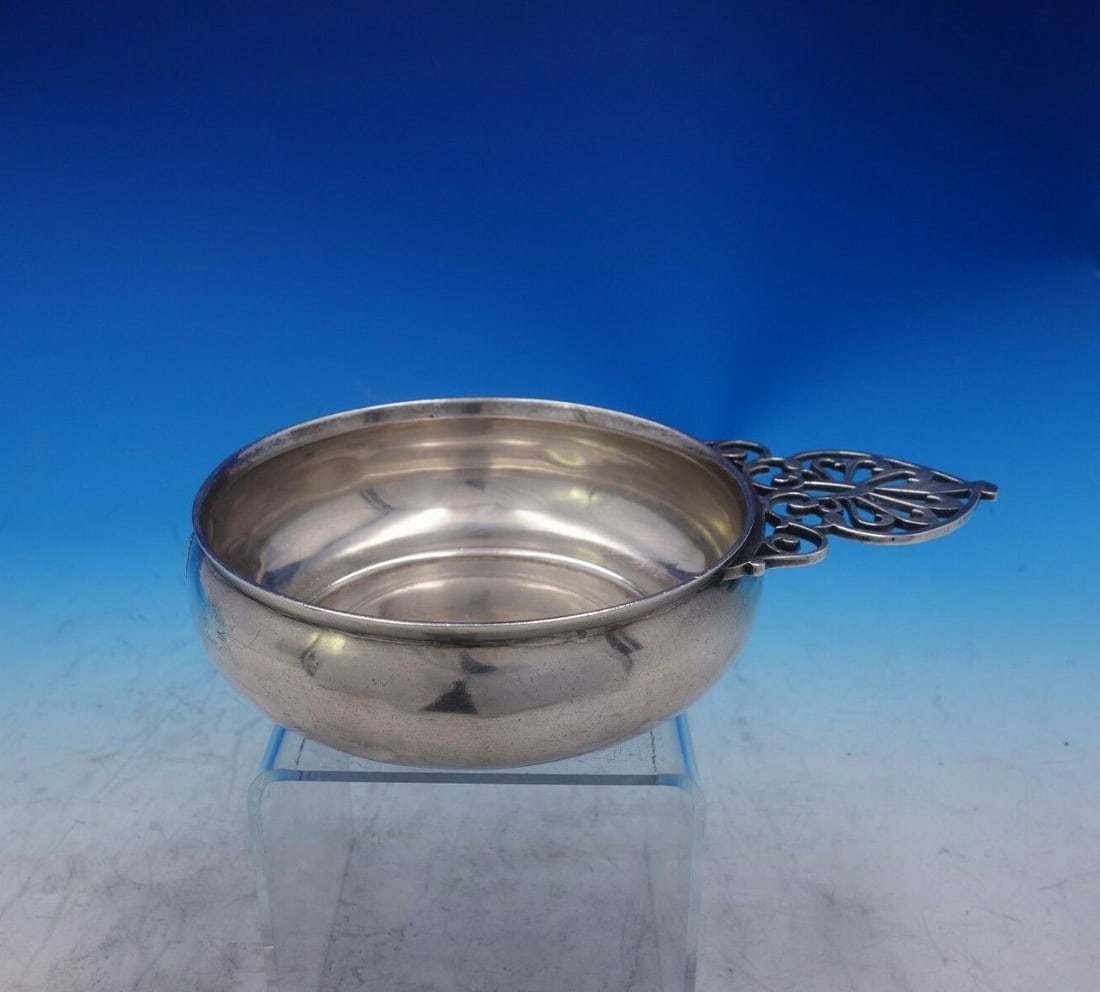 Bigelow Kennard Art Deco Sterling Silver Porringer with Pierced Handle: Bigelow Kennard Art Deco Sterling Silver Porringer with Pierced Handle Discover the elegance of this Bigelow Kennard Sterling Silver Porringer, a stunning example of Art Deco design. This charming pie