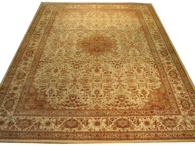 10' x 14' Ivory Hand-Knotted Area Rug with Vegetable Dyes: 10' x 14' Ivory Hand-Knotted Area Rug with Vegetable Dyes Free continental US Shipping Transform your space with this stunning 10' x 14' Ivory Vegetable Dye Quality Rug. Meticulously crafted, it combi