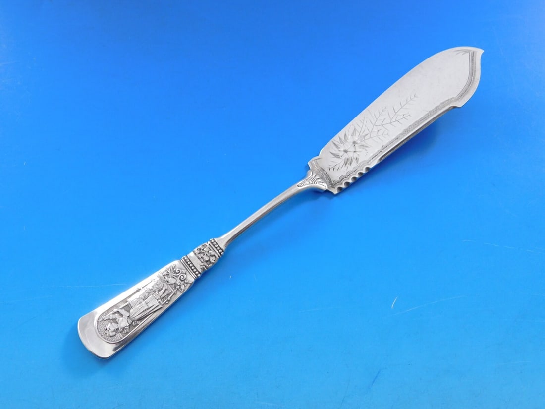 Gorham Fontainebleau Sterling Silver Master Butter Knife 7 5/8 Bright-Cut: Gorham Fontainebleau Sterling Silver Master Butter Knife 7 5/8 Bright-Cut This stunning master butter knife, crafted by Gorham, features the elegant Fontainebleau pattern, a hallmark of fine silver cr