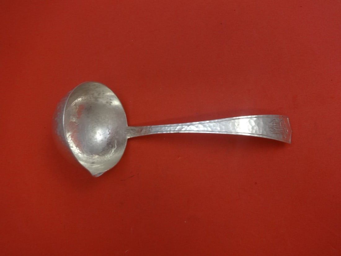 Marshall Field & Co. Sterling Silver Gravy Ladle 7 Inch with Spout: Marshall Field & Co. Sterling Silver Gravy Ladle 7 Inch with Spout This exquisite gravy ladle by Marshall Field & Co. is crafted from high-quality sterling silver and features a convenient spout for e