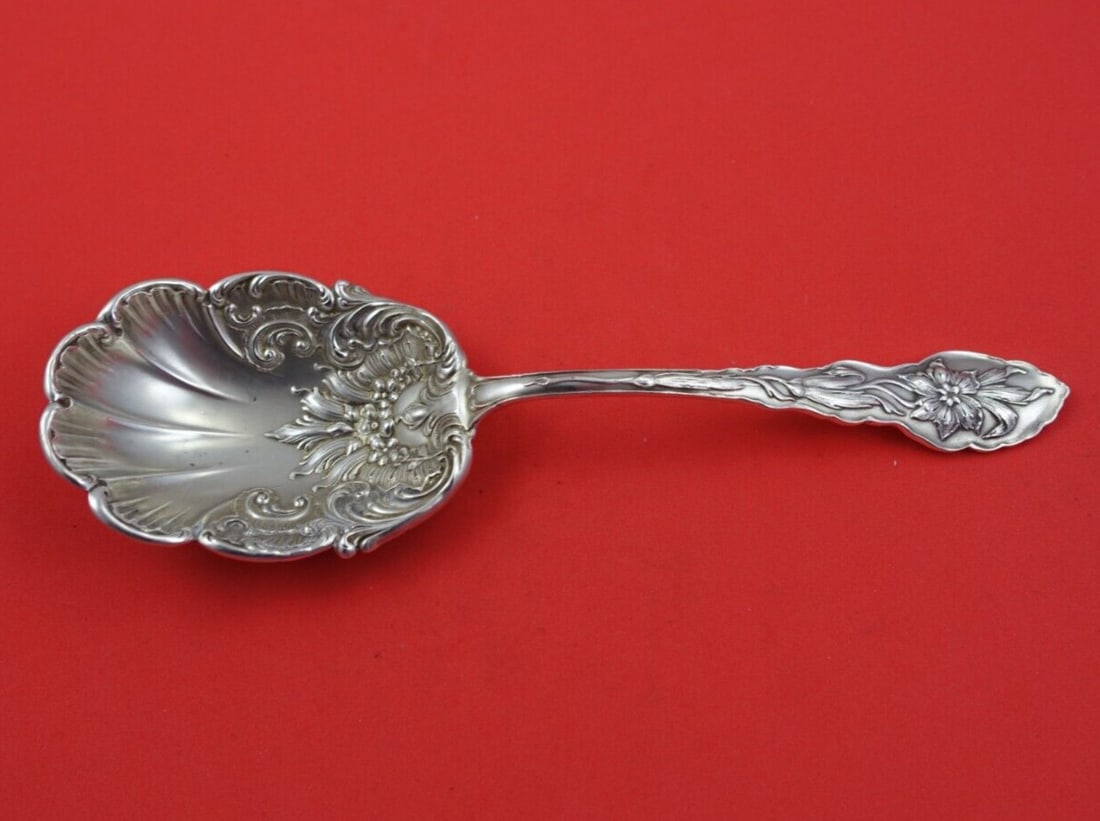 Unger Narcissus Sterling Silver Preserve Spoon 7 3/4 Inch Heirloom: Unger Narcissus Sterling Silver Preserve Spoon 7 3/4 Inch Heirloom This exquisite serving spoon features the Narcissus pattern by Unger, crafted from high-quality sterling silver. Measuring 7 3/4 inch