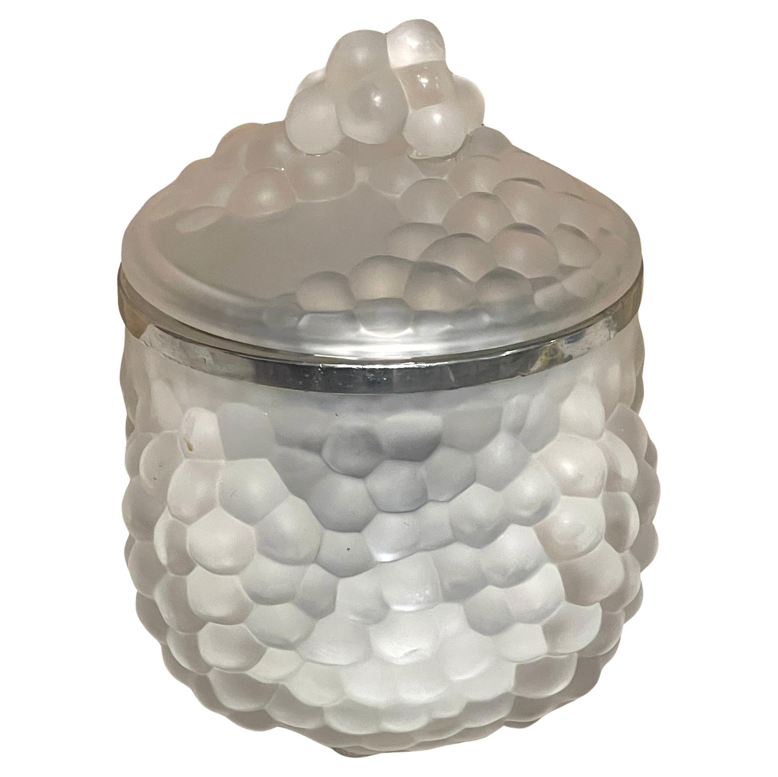 Lalique Antilles Crystal Ice Bucket France 1970s Grape Motif: Lalique Antilles Crystal Ice Bucket France 1970s Grape Motif This exquisite Lalique French Crystal 'Antilles' Pattern Ice Bucket is a standout piece crafted in France during the 1970s. With an impress