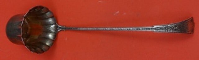 Tiffany & Co Persian Sterling Silver Ladle 7.5 Antique: Tiffany & Co Persian Sterling Silver Ladle 7.5 Antique This exquisite Persian pattern bucket ladle from Tiffany & Co. showcases the elegance of sterling silver craftsmanship. Measuring 7 1/2 inches, t