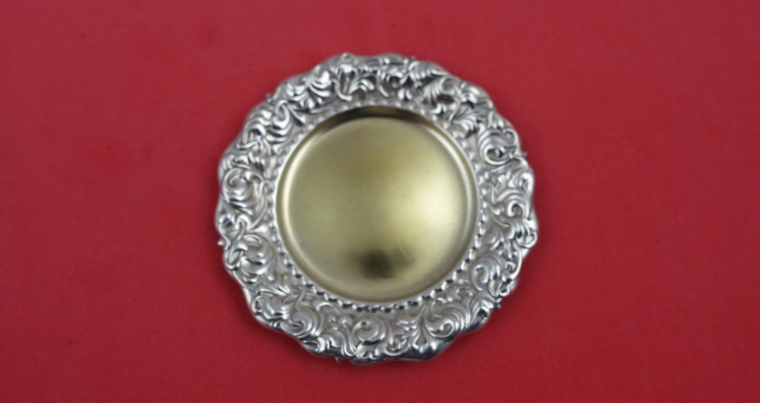 Whiting Heraldic Sterling Silver Butter Pat 3 Inch Gold Washed: Whiting Heraldic Sterling Silver Butter Pat 3 Inch Gold Washed This exquisite butter pat features the elegant Heraldic pattern by Whiting, crafted from high-quality sterling silver. Measuring 3 inches