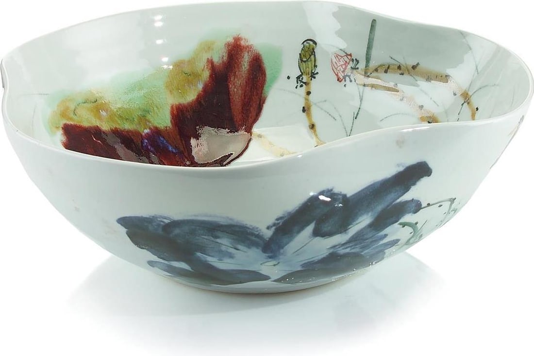 John-Richard Oxblood Green Curled-Rim Porcelain Bowl 7H 19W 19D: John-Richard Oxblood Green Curled-Rim Porcelain Bowl 7H 19W 19D This elegant curled-rim porcelain bowl features a striking combination of oxblood and green glazed finishes, perfect for adding a touch