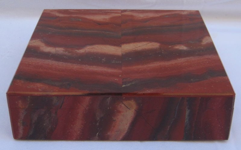 Vintage French Art Deco Agate Box Circa 1930: Vintage French Art Deco Agate Box Circa 1930 Discover the elegance of this magnificent French Art Deco agate box from circa 1930. This original piece showcases exquisite craftsmanship and features a s