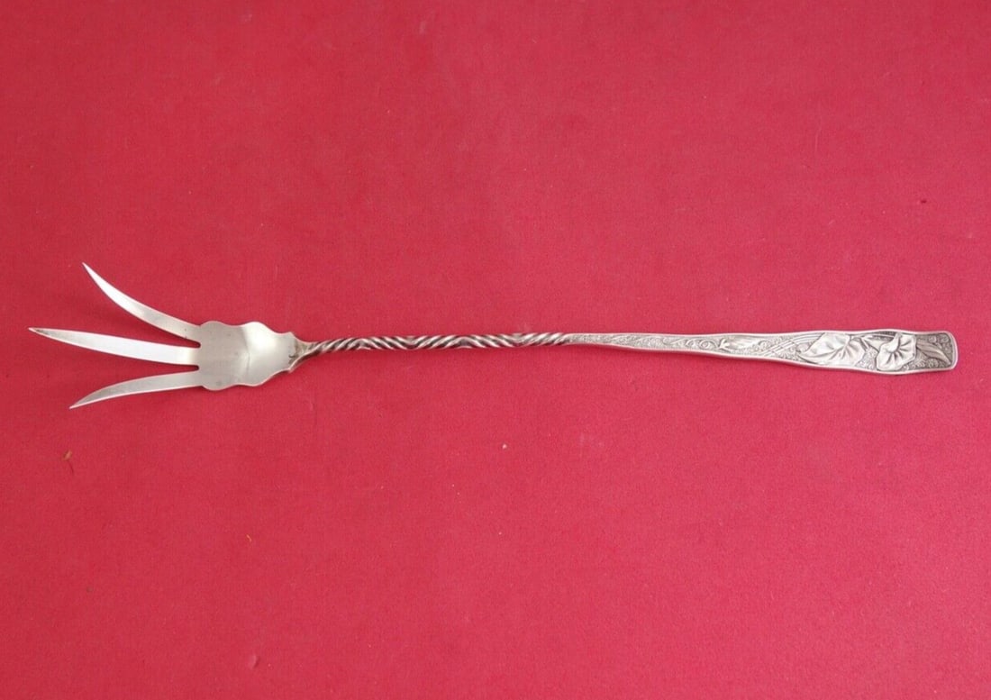 Towle Orchids Sterling Silver Lettuce Fork 8.5 Inch Elegant Design: Towle Orchids Sterling Silver Lettuce Fork 8.5 Inch Elegant Design This exquisite 8 1/2" lettuce fork from the Orchids pattern by Towle is crafted from high-quality sterling silver. The elegant floral