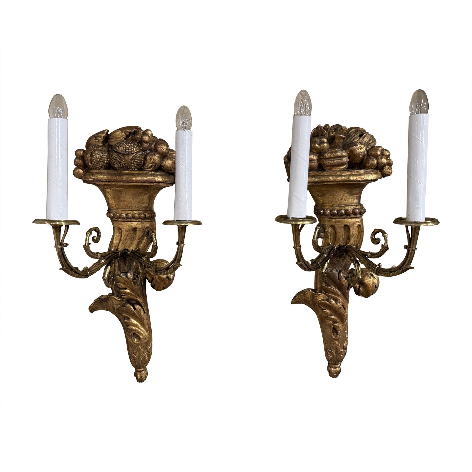 19th Century French Louis XVI Carved Giltwood Wall Sconces Set of 2: 19th Century French Louis XVI Carved Giltwood Wall Sconces Set of 2 Enhance your space with this exquisite pair of 19th Century French Louis XVI carved giltwood wall sconces. Each sconce, crafted in F