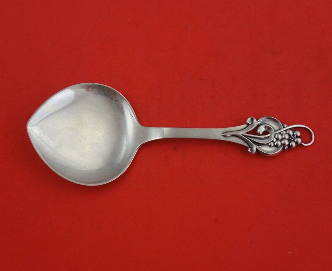 Cohr 1936 Sterling Silver Cucumber Server Leaf Berry Handle 5 3/4": Cohr 1936 Sterling Silver Cucumber Server Leaf Berry Handle 5 3/4" This exquisite Cohr Sterling Silver Cucumber Server, crafted in 1936, features a beautifully designed leaf and berry handle. With a l