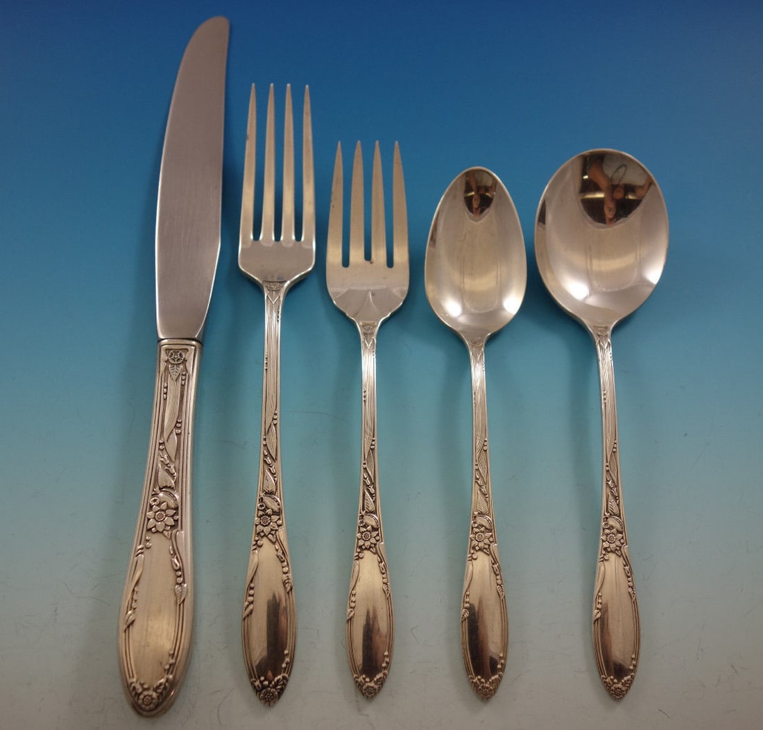 Oneida Virginian Sterling Silver Flatware Set 36 Pieces with Towle Caddy: Oneida Virginian Sterling Silver Flatware Set 36 Pieces with Towle Caddy Enhance your dining experience with the Virginian by Oneida Sterling Silver Flatware Set, comprising 36 exquisite pieces. Craft