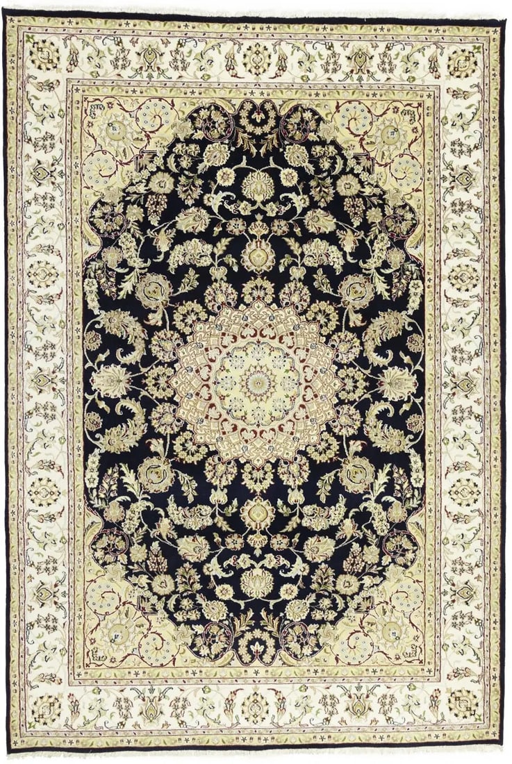 7x10 ft Indo-Nain Floral Design Hand-Knotted Wool Silk Area Rug: 7x10 ft Indo-Nain Floral Design Hand-Knotted Wool Silk Area Rug Enhance your home decor with this stunning Indo-Nain Oriental Rug featuring a classic floral design. Measuring 7' x 10', this hand-knott