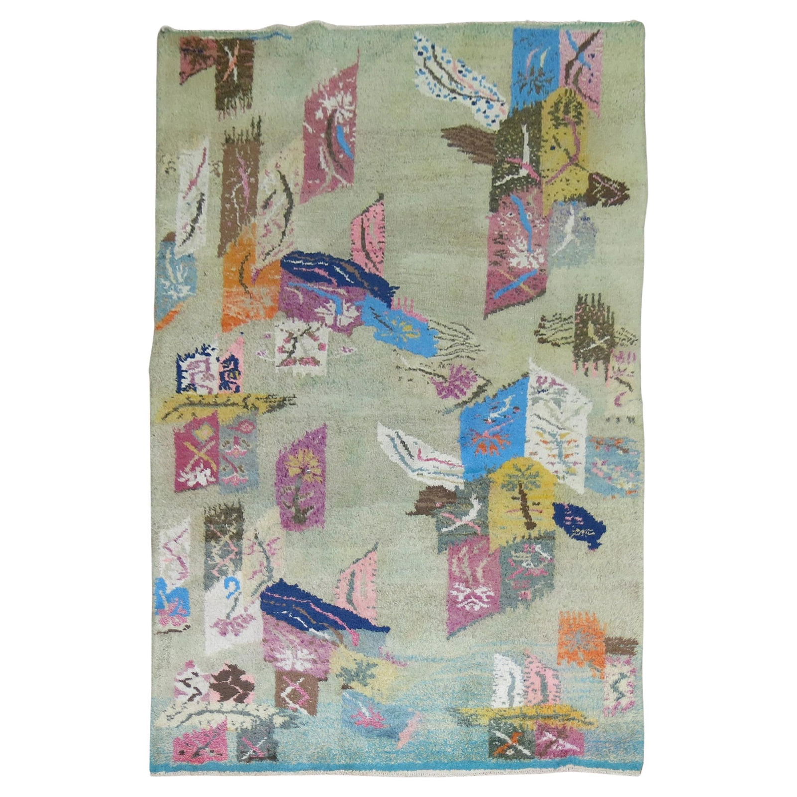 Hand-Woven Vintage Turkish Deco Rug 70x108 Beaux Arts Wool: Hand-Woven Vintage Turkish Deco Rug 70x108 Beaux Arts Wool Discover the charm of this Retro Vintage Turkish Deco Rug, a beautiful piece that brings midcentury style and elegance to any space. Hand-wov