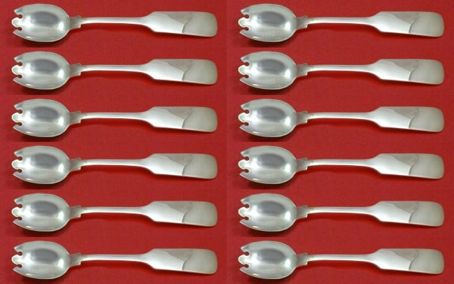 Gorham Old English Tipt Sterling Silver Ice Cream Fork Set 12pc: Gorham Old English Tipt Sterling Silver Ice Cream Fork Set 12pc This exquisite 12-piece set of ice cream dessert forks features the classic Old English Tipt pattern by Gorham. Crafted from high-qualit