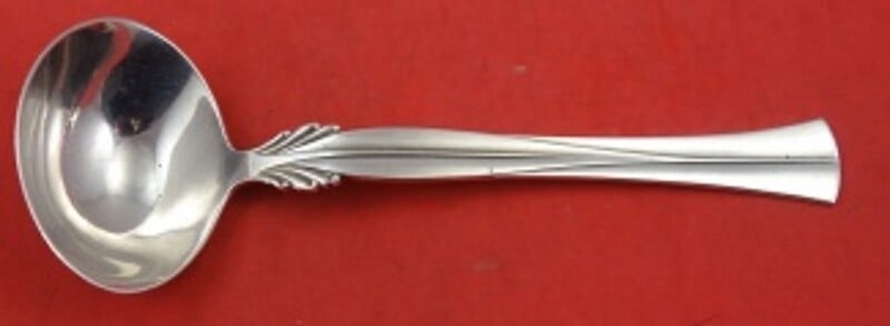 Frigast Queen Christina Wings Sterling Silver Gravy Ladle 7 Inch: Frigast Queen Christina Wings Sterling Silver Gravy Ladle 7 Inch This exquisite gravy ladle features the elegant Queen Christina aka Wings pattern by Frigast. Crafted from high-quality sterling silver