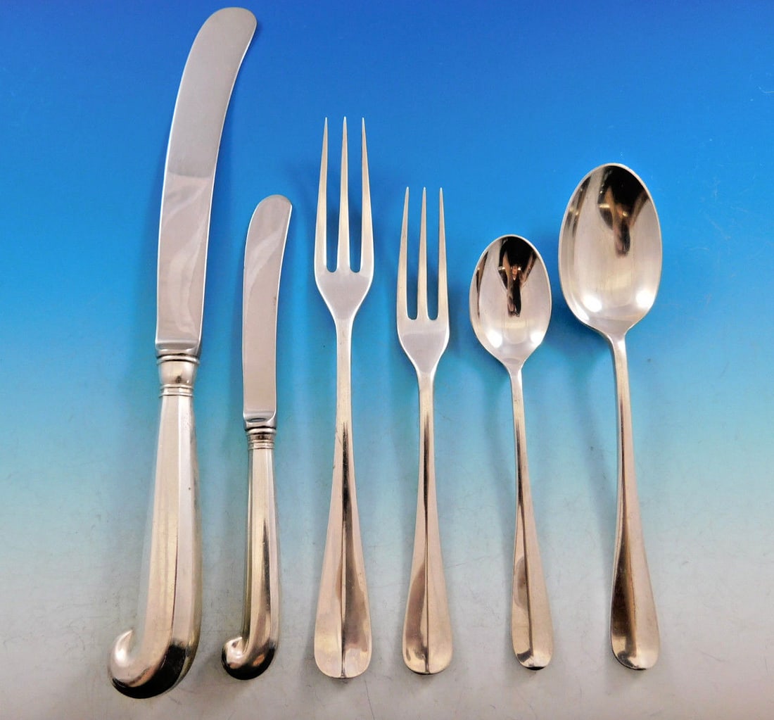 Stieff Queen Anne Williamsburg Sterling Silver Flatware Set 74 pcs for 12: Stieff Queen Anne Williamsburg Sterling Silver Flatware Set 74 pcs for 12 Enhance your dining experience with this stunning Queen Anne Williamsburg sterling silver flatware set by Stieff. This exquisi
