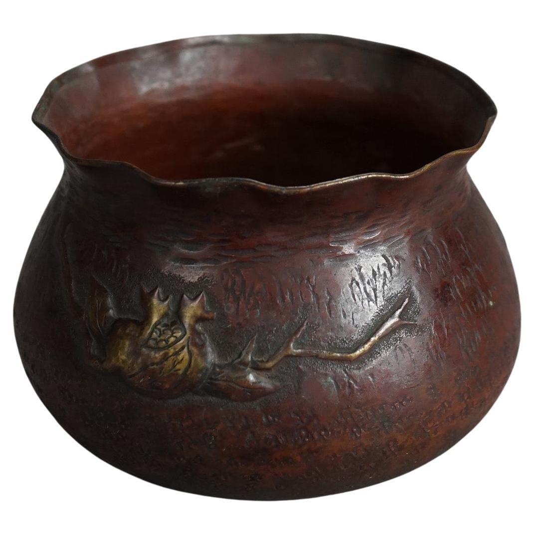 Antique Japanese Hammered Copper Mixed Metal Bowl Circa 1900: Antique Japanese Hammered Copper Mixed Metal Bowl Circa 1900 This exquisite antique Japanese bowl, dating back to circa 1900, showcases a stunning hammered copper construction complemented by intricat