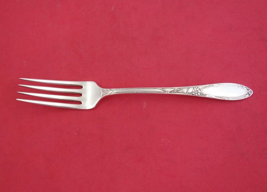 Oneida Virginian Sterling Silver Fork 7 1/8 Inch Flatware: Oneida Virginian Sterling Silver Fork 7 1/8 Inch Flatware This exquisite fork is part of the Virginian pattern by Oneida, crafted from high-quality sterling silver. Measuring 7 1/8 inches, this regula