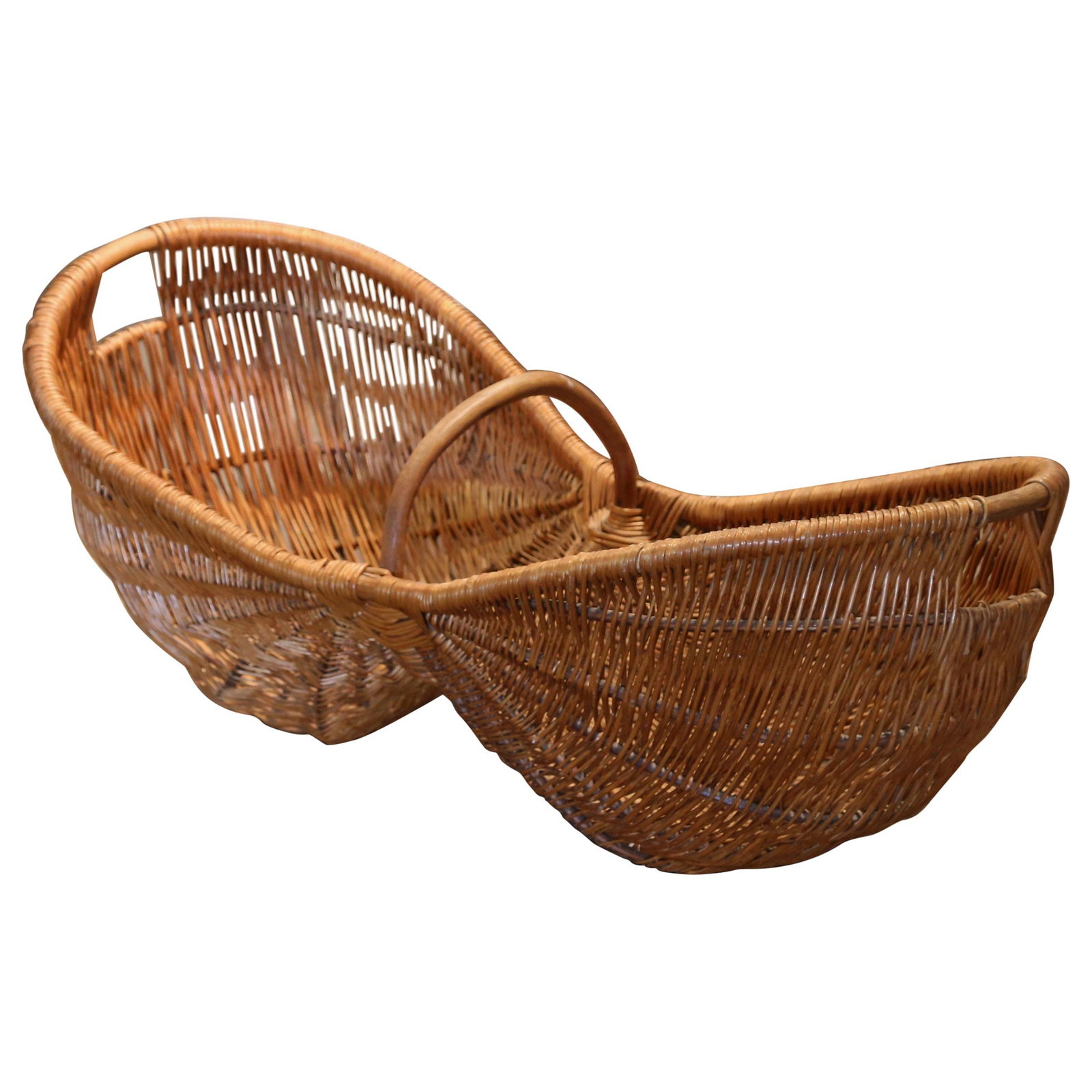 Antique French Wicker Grape Harvest Basket with Bamboo Handle: Antique French Wicker Grape Harvest Basket with Bamboo Handle This exquisite early 20th-century French grape harvest wicker basket showcases a beautiful blend of functionality and artistry. Handcrafte