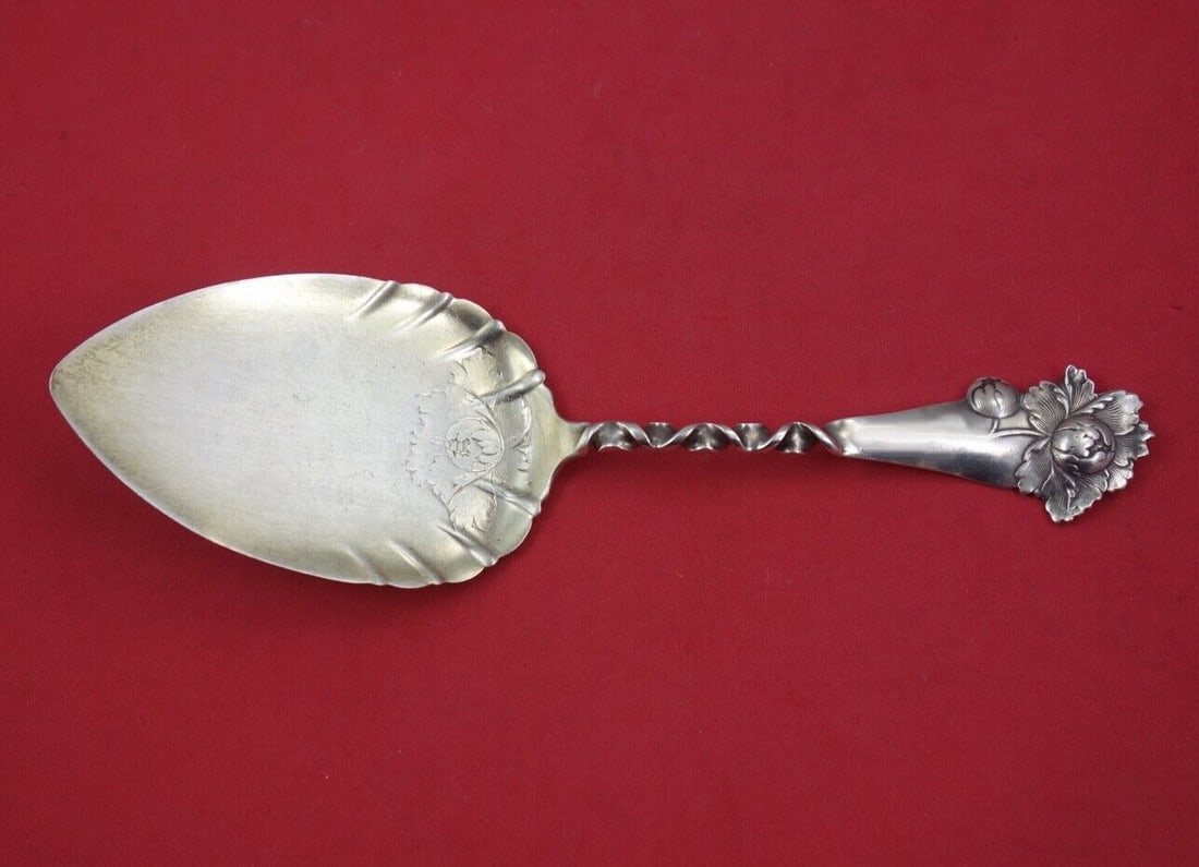 Whiting Number 26 Peony Sterling Silver Pie Server Gold Washed 8 3/4": Whiting Number 26 Peony Sterling Silver Pie Server Gold Washed 8 3/4" This exquisite pie server features the elegant Number 26 design, also known as Peony, from the renowned Whiting Manufacturing Comp