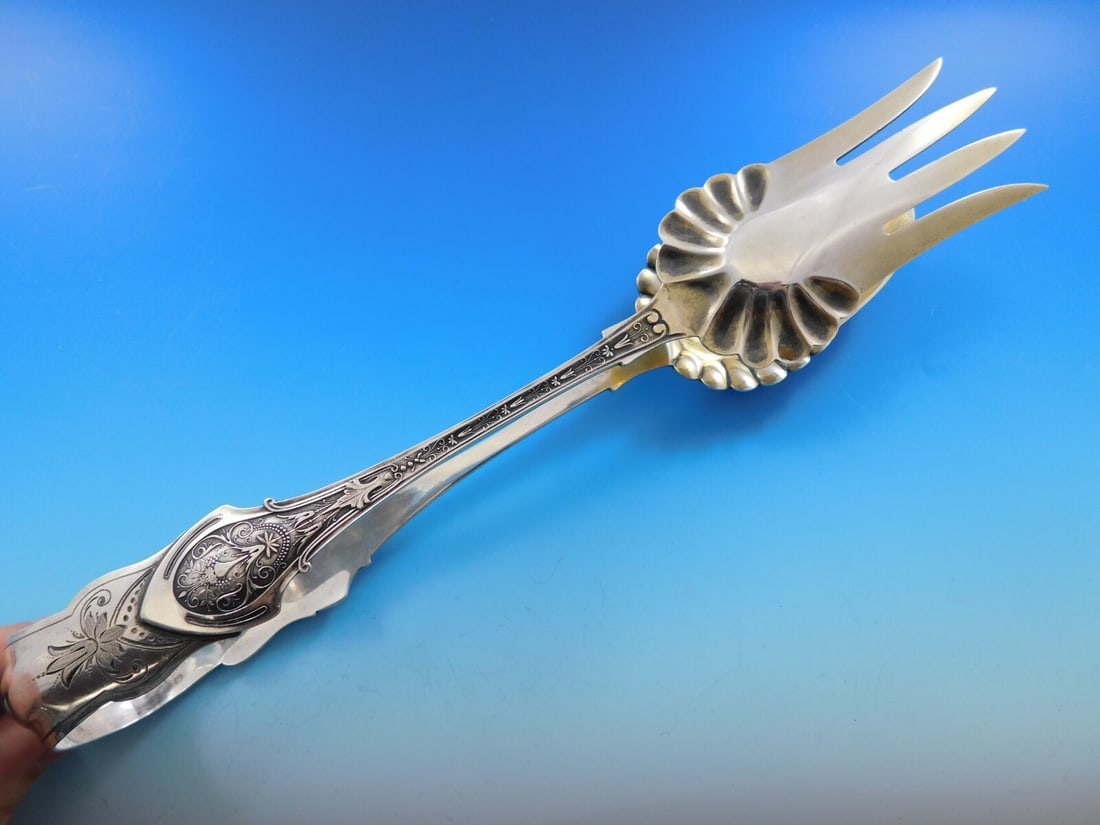 Angelo Wood & Hughes Sterling Silver Salad Tong 10 Inch Fluted Gold Wash: Angelo Wood & Hughes Sterling Silver Salad Tong 10 Inch Fluted Gold Wash Elevate your dining experience with this exquisite Angelo by Wood & Hughes Sterling Silver Salad Tong. Crafted between 1850 and