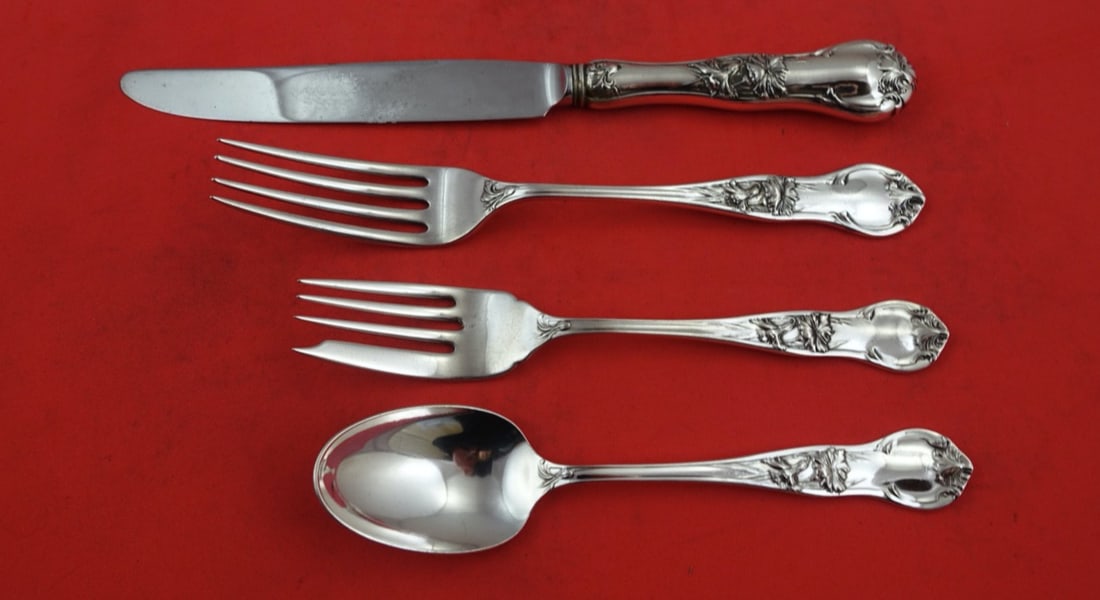 Pesa Primavera Sterling Silver 4-Piece Flatware Set: Pesa Primavera Sterling Silver 4-Piece Flatware Set Enhance your dining experience with the Primavera 4-piece setting by Pesa, crafted in high-quality sterling silver (.925). This elegant set features