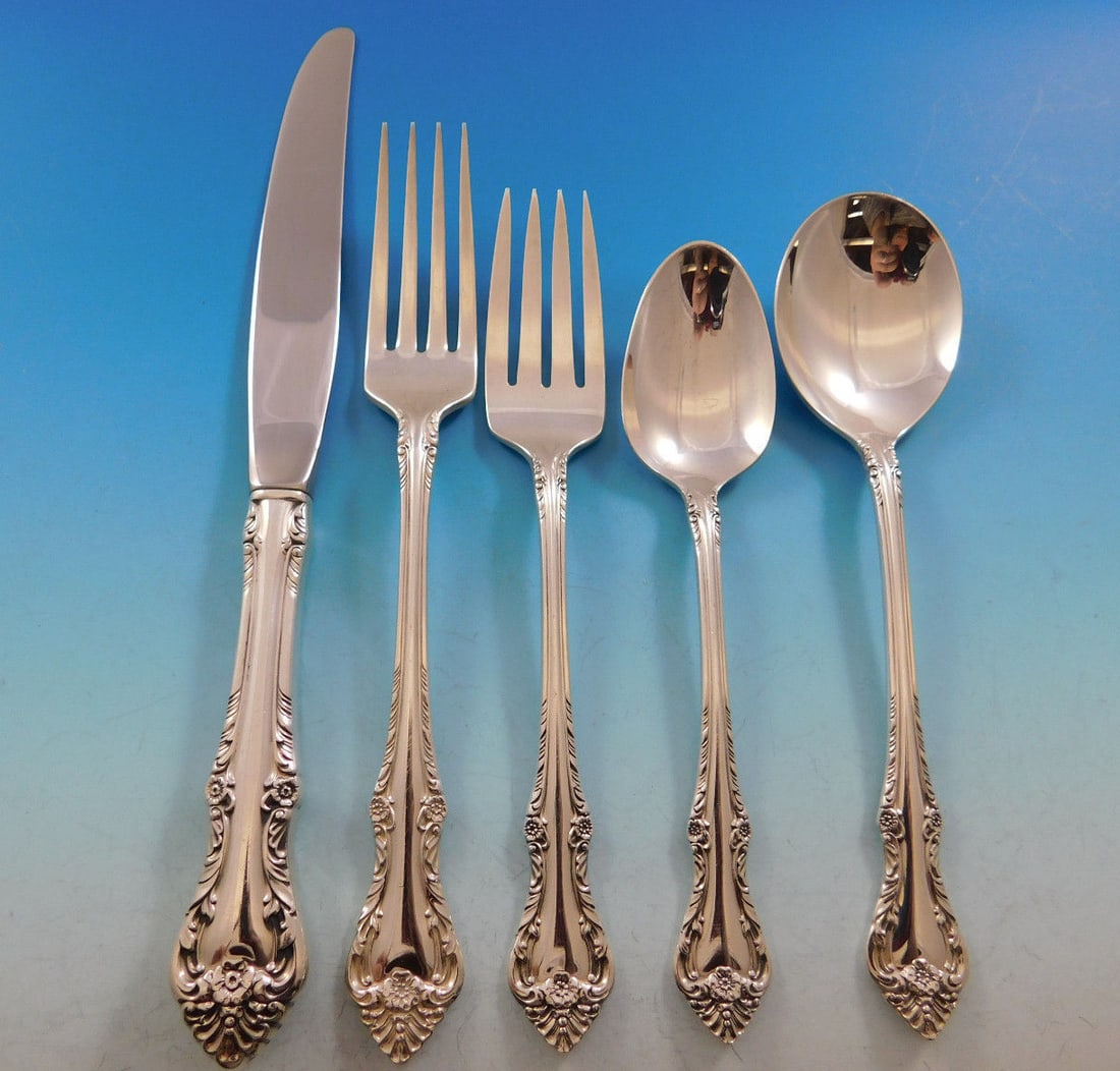 Melbourne Oneida Sterling Silver Flatware Set for 12 60 Pieces with Storage Chest: Melbourne Oneida Sterling Silver Flatware Set for 12 60 Pieces with Storage Chest This exquisite Melbourne flatware set by Oneida is crafted from fine sterling silver and is designed to serve 12 peopl