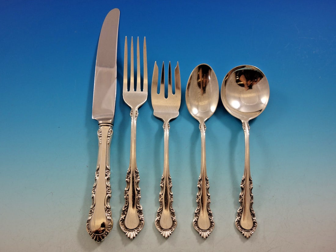 Reed and Barton Georgian Rose Sterling Silver Flatware Set 40 pcs for 8 with Storage Chest: Reed and Barton Georgian Rose Sterling Silver Flatware Set 40 pcs for 8 with Storage Chest Elevate your dining experience with this exquisite Georgian Rose sterling silver flatware set by Reed and Bar