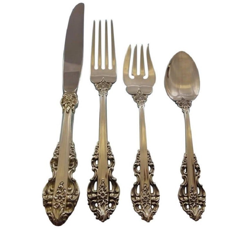 Reed & Barton El Greco Sterling Silver Flatware Set 39 Pieces for 8: Reed & Barton El Greco Sterling Silver Flatware Set 39 Pieces for 8 Elevate your dining experience with the El Greco Sterling Silver Flatware Service for 8 by Reed & Barton. This exquisite set, crafte