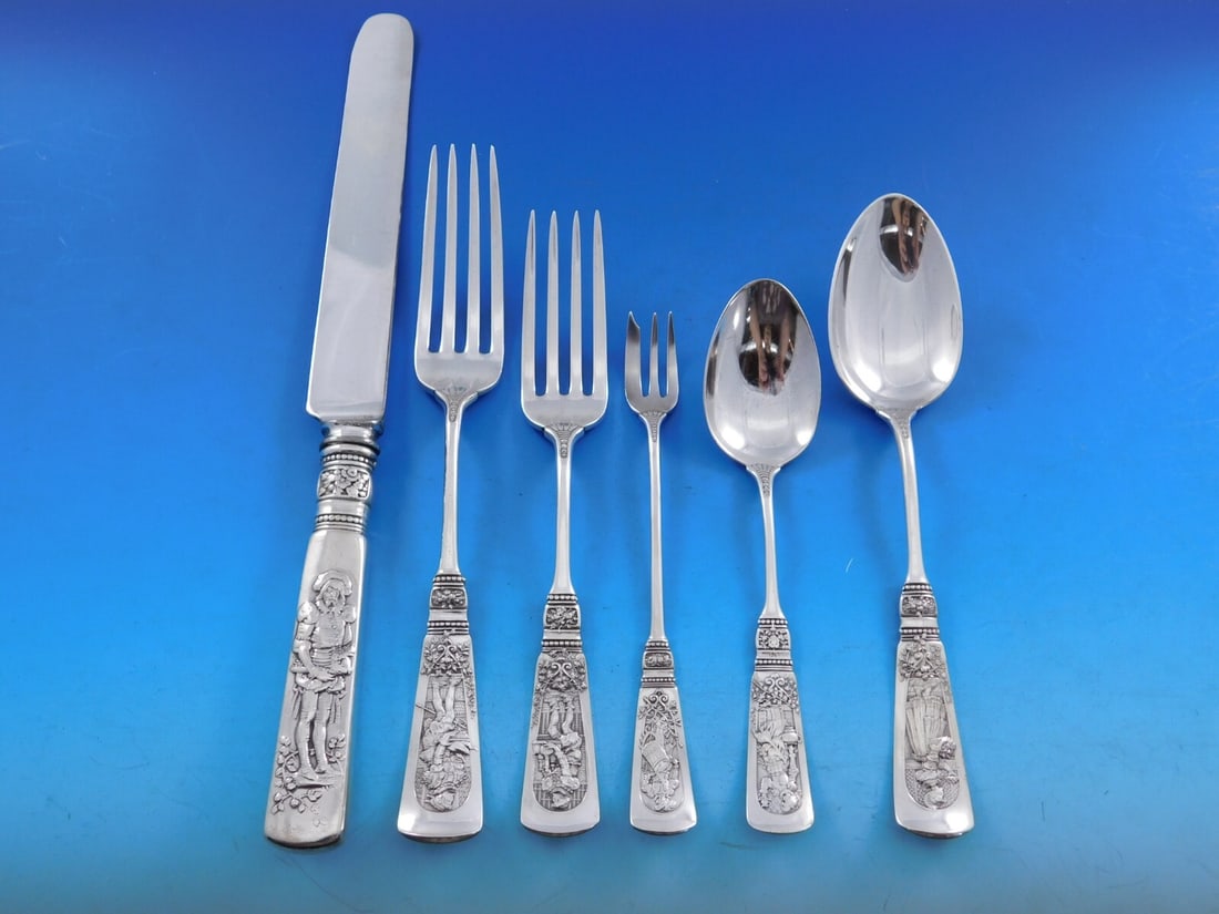 Gorham Fontainebleau Sterling Silver Flatware Set 55 pcs with Storage Chest: Gorham Fontainebleau Sterling Silver Flatware Set 55 pcs with Storage Chest Introducing the exquisite Fontainebleau Sterling Silver Flatware Set by Gorham, a stunning collection of 55 pieces that seam