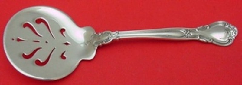 Sterling Silver Cucumber Server 6 1/8 Inch Chantilly Pattern: Sterling Silver Cucumber Server 6 1/8 Inch Chantilly Pattern This is a sterling silver cucumber server in the Chantilly pattern by Gorham. Measuring 6 1/8 inches in length, this serving piece dates fr