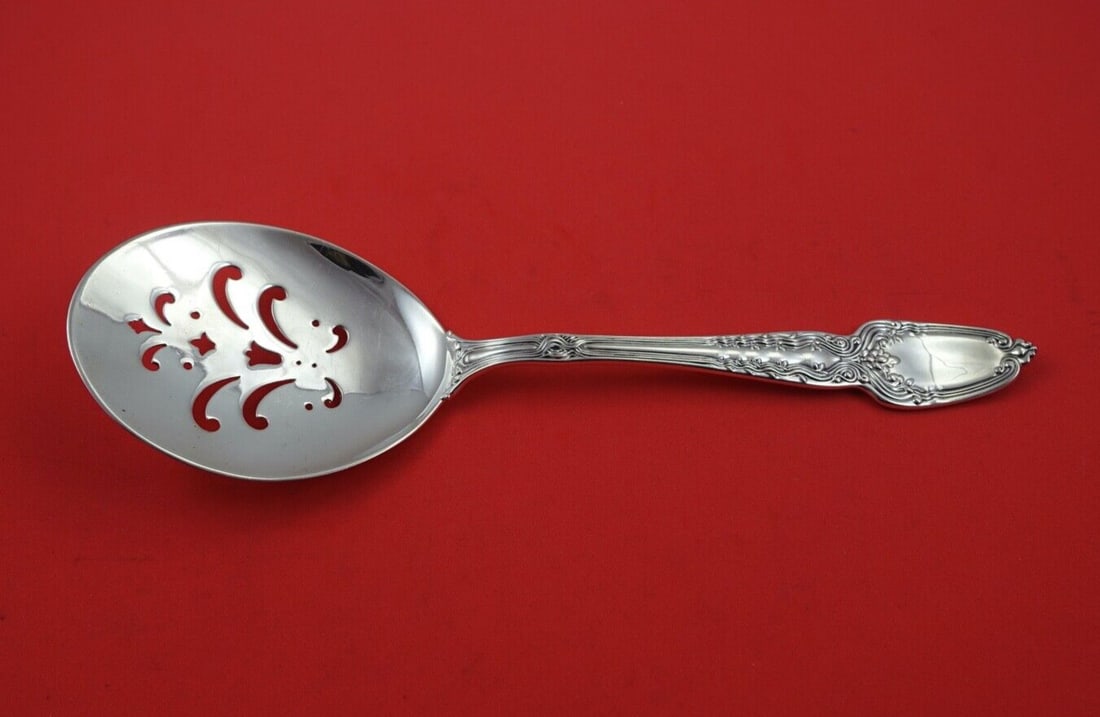 Tiffany & Co. Broom Corn Sterling Silver Fried Egg Server 9.25": Tiffany & Co. Broom Corn Sterling Silver Fried Egg Server 9.25" This exquisite fried egg server from Tiffany & Co. features the elegant Broom Corn pattern and is crafted from high-quality sterling sil