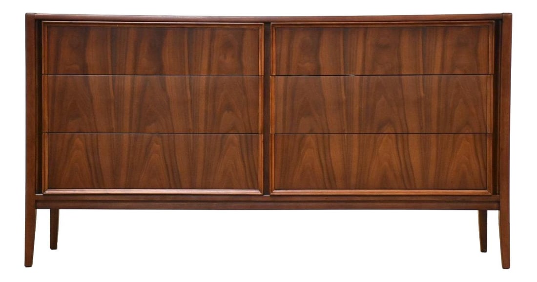 1960s Mid Century Walnut Dresser Six Drawer USA: 1960s Mid Century Walnut Dresser Six Drawer USA This stunning mid-century modern dresser showcases a refined walnut finish with a beautiful cascading walnut grain front, embodying the elegance of the