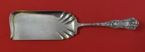 Shiebler Sterling Silver Crumber American Beauty 11 3/4 Inch: Shiebler Sterling Silver Crumber American Beauty 11 3/4 Inch This exquisite crumber, crafted by Shiebler, showcases the elegant American Beauty pattern from the late 19th century. Made from high-quali