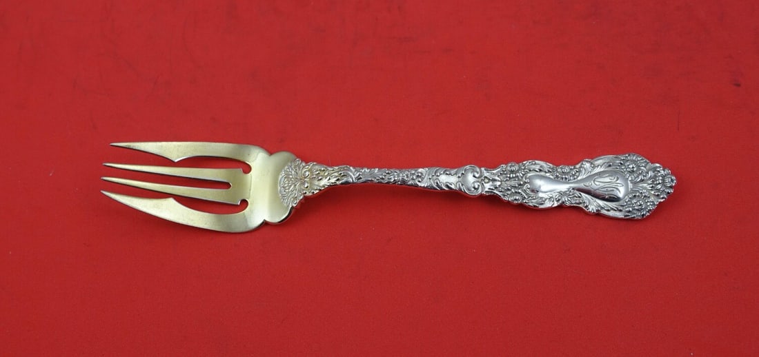 Gorham Imperial Chrysanthemum Sterling Silver Fish Fork 6 3/4" Gold Wash: Gorham Imperial Chrysanthemum Sterling Silver Fish Fork 6 3/4" Gold Wash This exquisite fish fork features the elegant Imperial Chrysanthemum pattern by Gorham, crafted from high-quality sterling silv