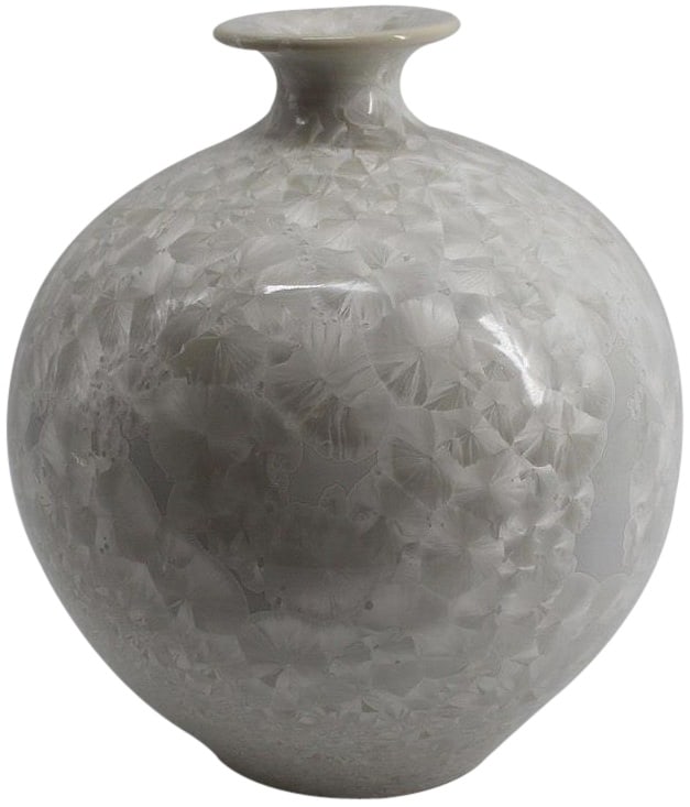 Handmade Small Pomegranate Vase in Ceramic Crystal Shell: Handmade Small Pomegranate Vase in Ceramic Crystal Shell This exquisite small vase is designed in the shape of a pomegranate, showcasing a stunning ceramic crystal shell finish. Each piece is handmade