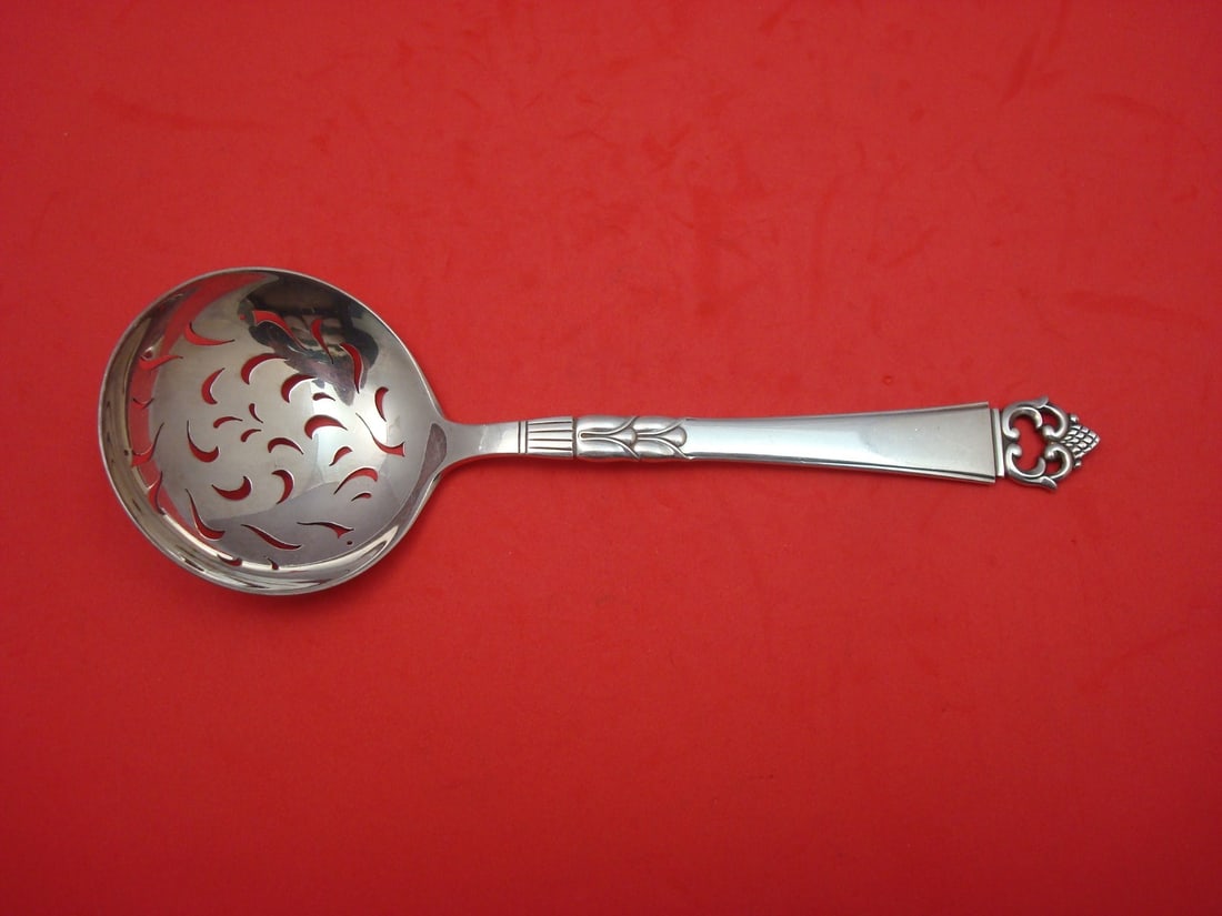 Frigast Danish Crown Sterling Silver 8 Inch Pea Spoon Intricate Design: Frigast Danish Crown Sterling Silver 8 Inch Pea Spoon Intricate Design This exquisite pea spoon is crafted from sterling silver and features an intricately pierced round bowl, making it a perfect addi