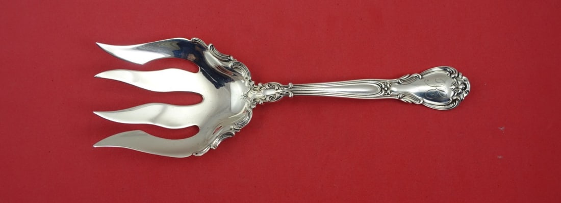 Gorham Chantilly Sterling Silver Fish Serving Fork 8 3/8": Gorham Chantilly Sterling Silver Fish Serving Fork 8 3/8" This exquisite serving fork is part of the Chantilly pattern by Gorham, crafted from sterling silver and measuring 8 3/8 inches in length. Fea