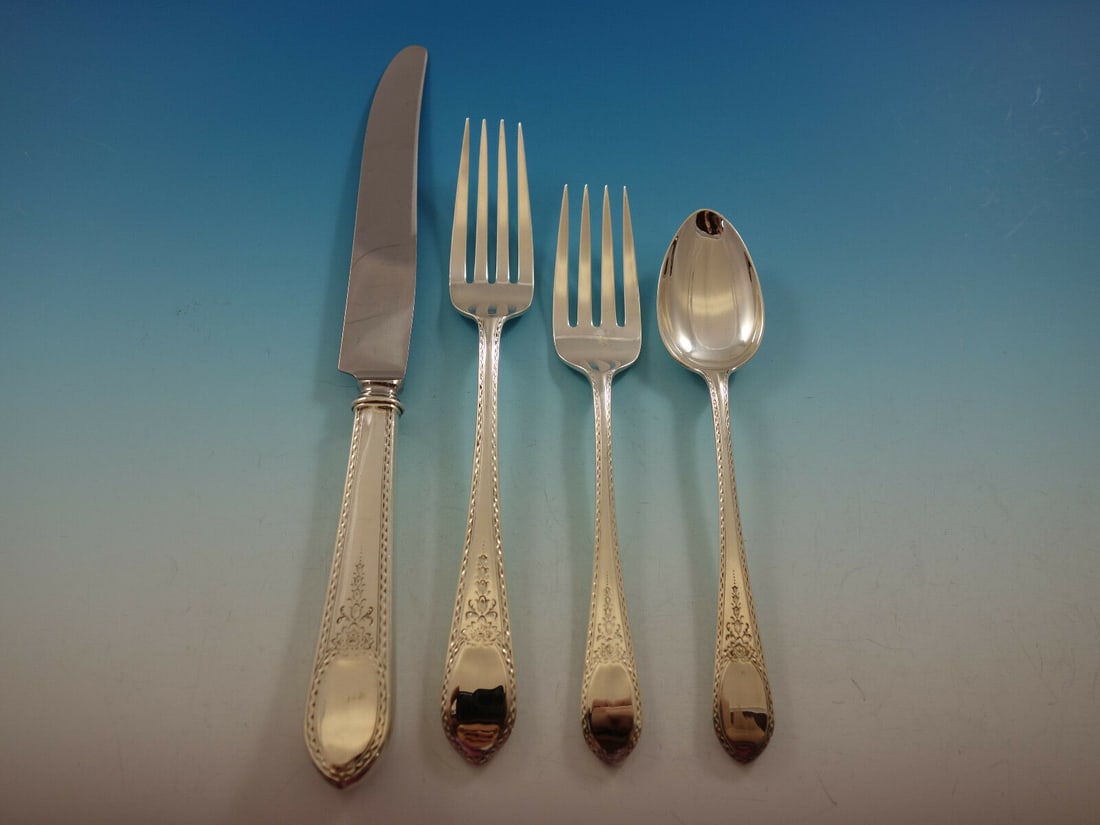 Lunt Early American Engraved Sterling Silver 4-Piece Place Setting: Lunt Early American Engraved Sterling Silver 4-Piece Place Setting This exquisite 4-piece place setting from Lunt showcases the elegant Early American Engraved pattern, crafted from high-quality sterl