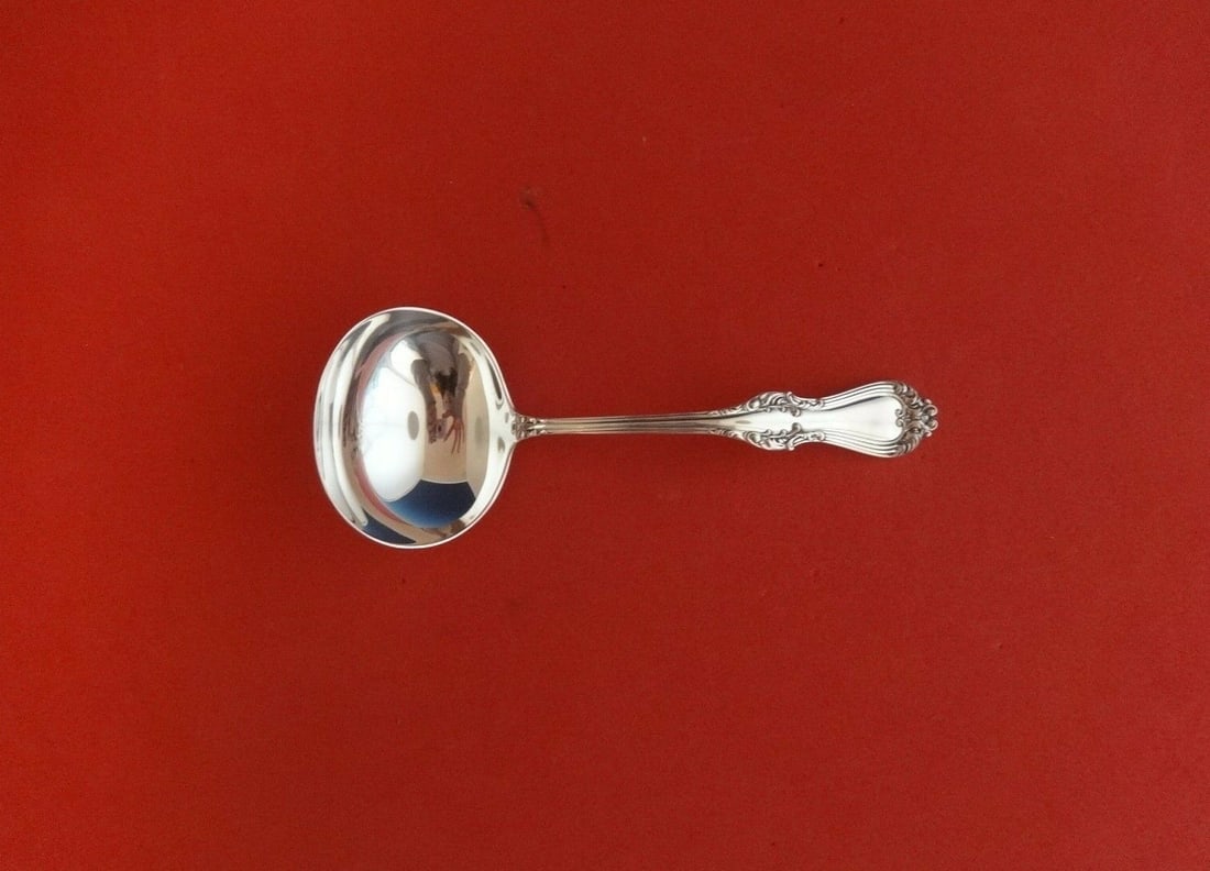 Frank Smith Countess Sterling Silver Gravy Ladle Vintage 6.5": Frank Smith Countess Sterling Silver Gravy Ladle Vintage 6.5" This vintage gravy ladle from the Countess pattern by Frank Smith is a beautiful addition to any dining collection. Made of high-quality s