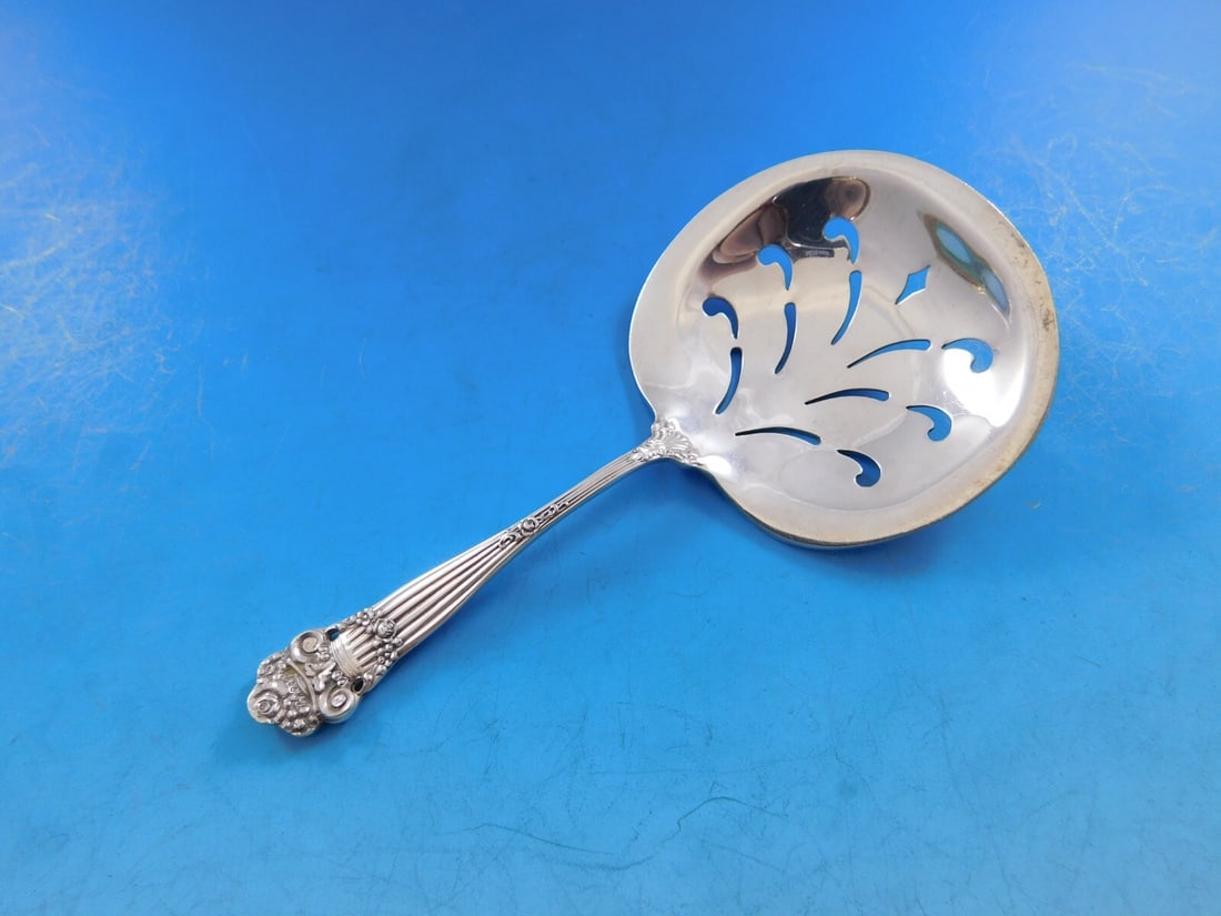 Towle Georgian Sterling Silver Nut Spoon Unique Piercing 4.5 Inches: Towle Georgian Sterling Silver Nut Spoon Unique Piercing 4.5 Inches This exquisite Georgian nut spoon by Towle is crafted from high-quality sterling silver, showcasing a unique piercing design. Measur