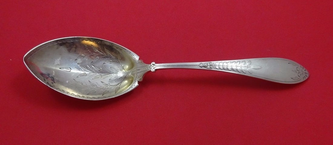 Gorham Palm Sterling Silver Berry Spoon 8 7/8 with Bright-Cut Leaves: Gorham Palm Sterling Silver Berry Spoon 8 7/8 with Bright-Cut Leaves This exquisite serving spoon from the Palm pattern by Gorham features a beautifully crafted bowl adorned with bright-cut leaves. Me