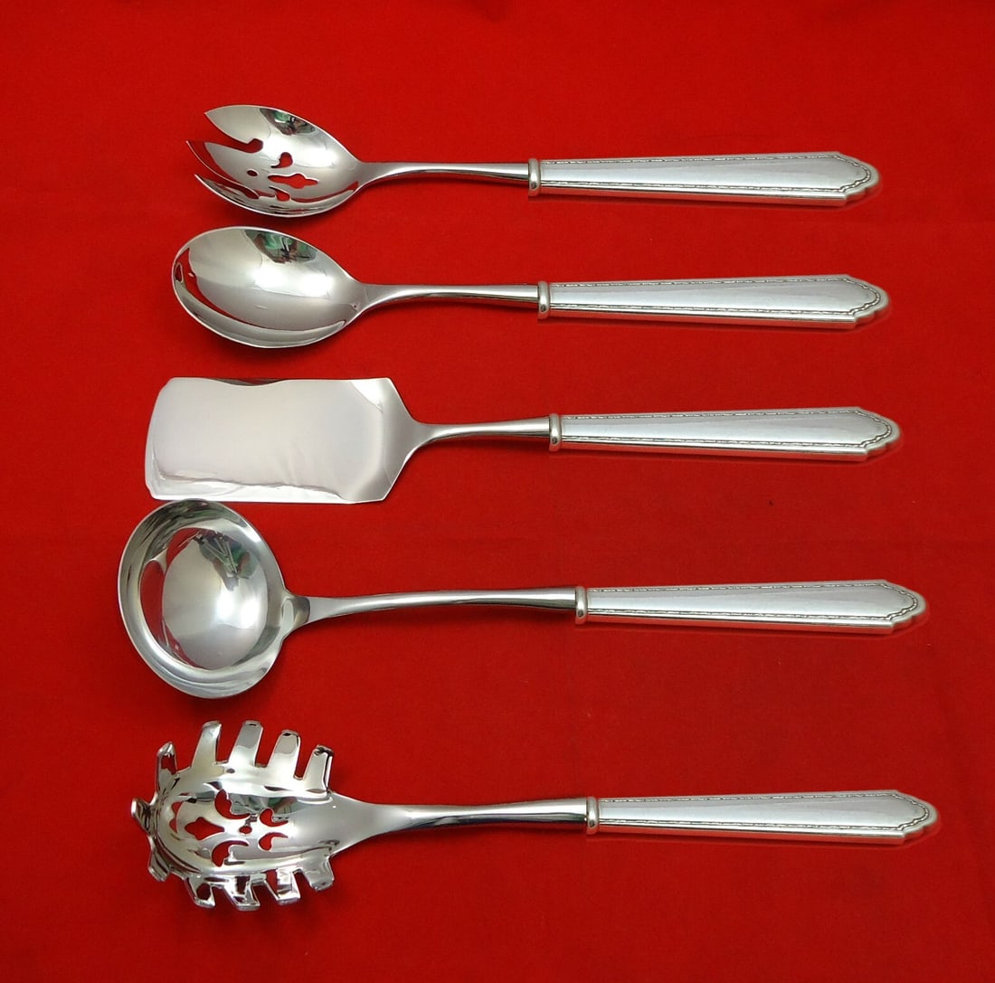 Lunt Sterling Silver William and Mary 5pc Hostess Serving Set: Lunt Sterling Silver William and Mary 5pc Hostess Serving Set Introducing the exquisite William and Mary Hostess Serving Set by Lunt, crafted from high-quality sterling silver. This 5-piece set featur