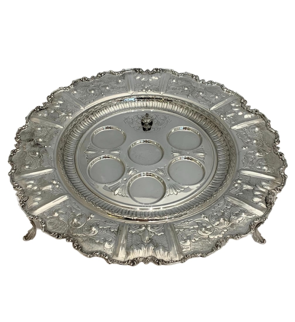 Ornate Italian 925 Sterling Silver Handmade Seder Plate with Leaf Applique: Ornate Italian 925 Sterling Silver Handmade Seder Plate with Leaf Applique Elevate your Passover celebration with this exquisite Italian 925 Sterling Silver Seder Plate. Crafted from fine sterling sil